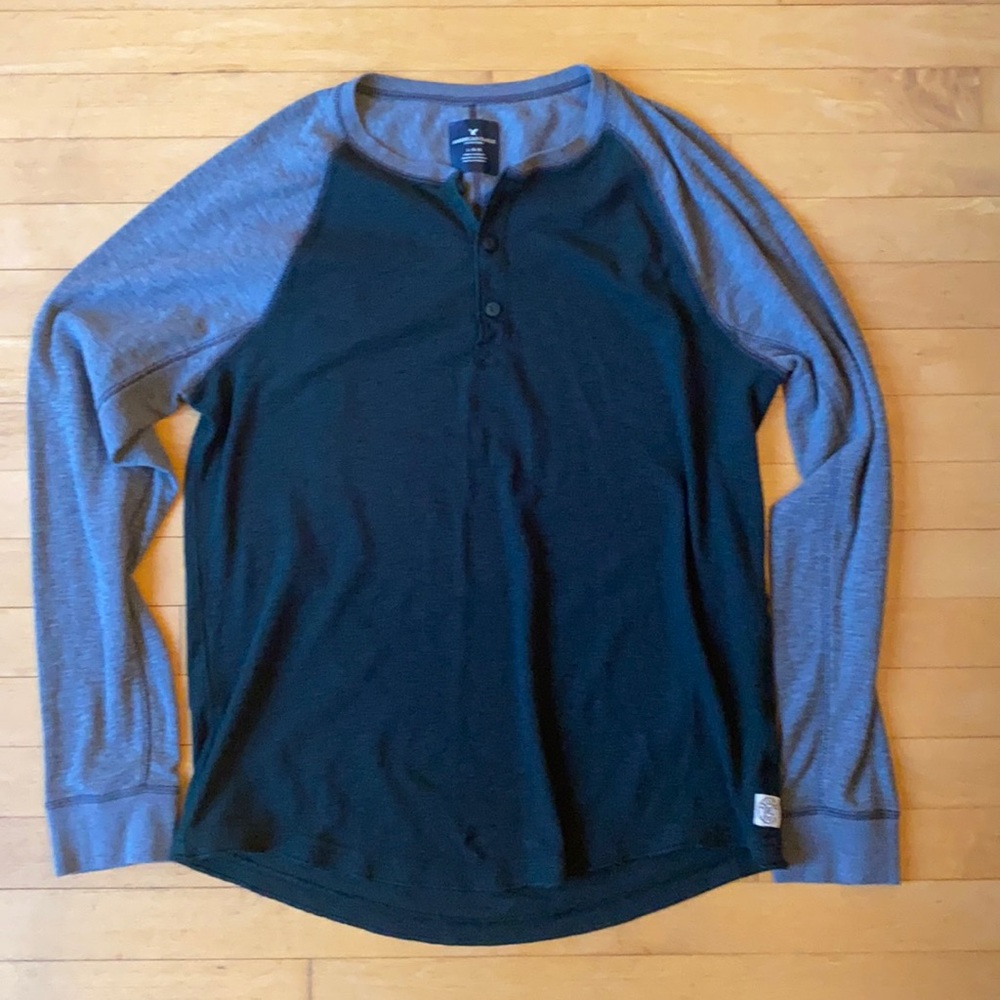American Eagle long sleeve soft tee